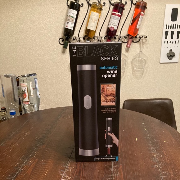 Automatic Wine Bottle Opener - Picture 2 of 13
